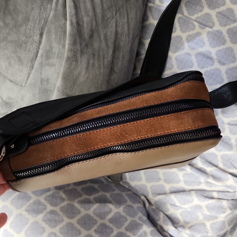 Sondra Roberts Genuine Leather Crossbody - Picture 3 of 7